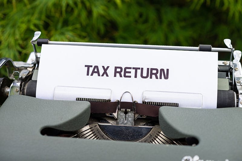 Common French Tax Return Mistakes to Avoid